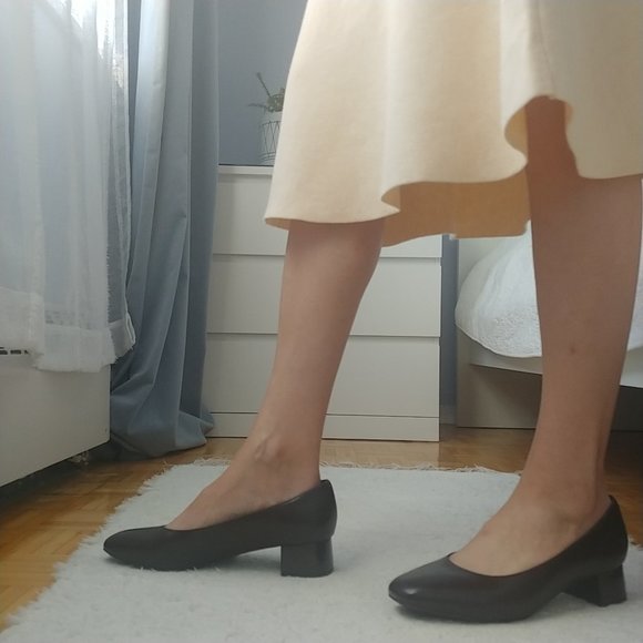 Brown Leather Pumps Size 10W - Picture 2 of 10